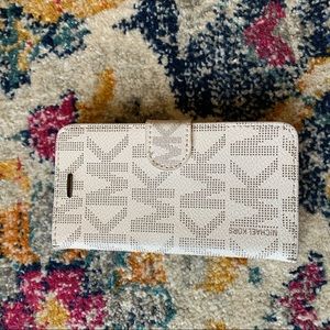 Michel Kors iPhone wallet case